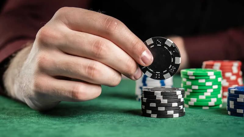 Thùng phá sảnh poker là gì? Cách dùng tay bài poker mạnh nhất 1 Khi có bài chờ, bạn cần chủ động tố để có được thùng phá sảnh poker